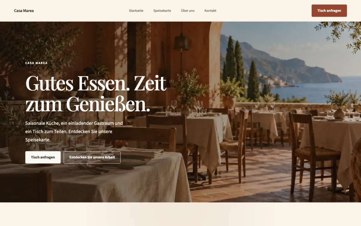 Harbor-Vorlage mit der Beispielwebsite Casa Marea: Restaurant-Startseite, Navigation und Aufforderung zur Reservierung.